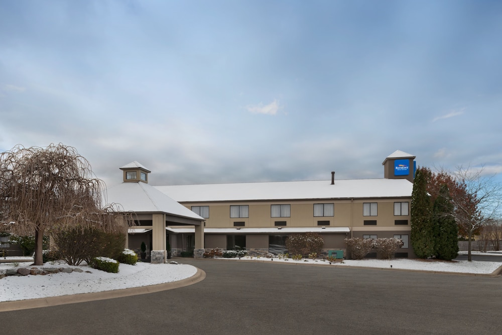 Baymont by Wyndham Belleville Airport Area - photo 36