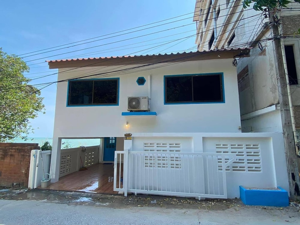 GAO Xpress Beach Club in Ban Chang, Thailand