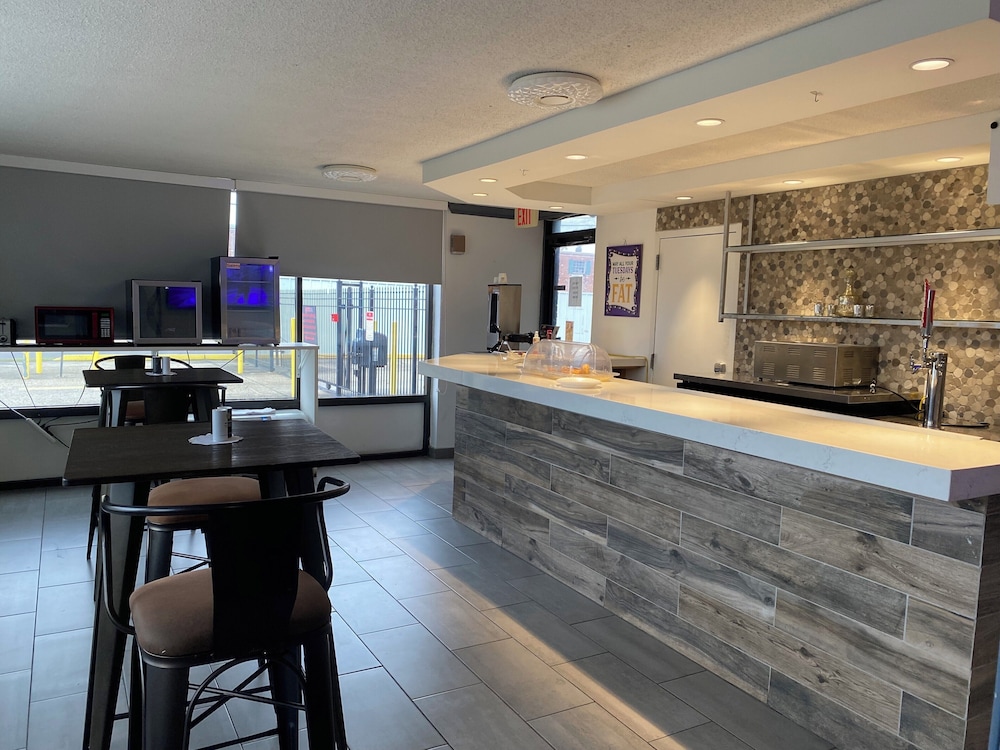 Hotel 10 Extended Stay - photo 31