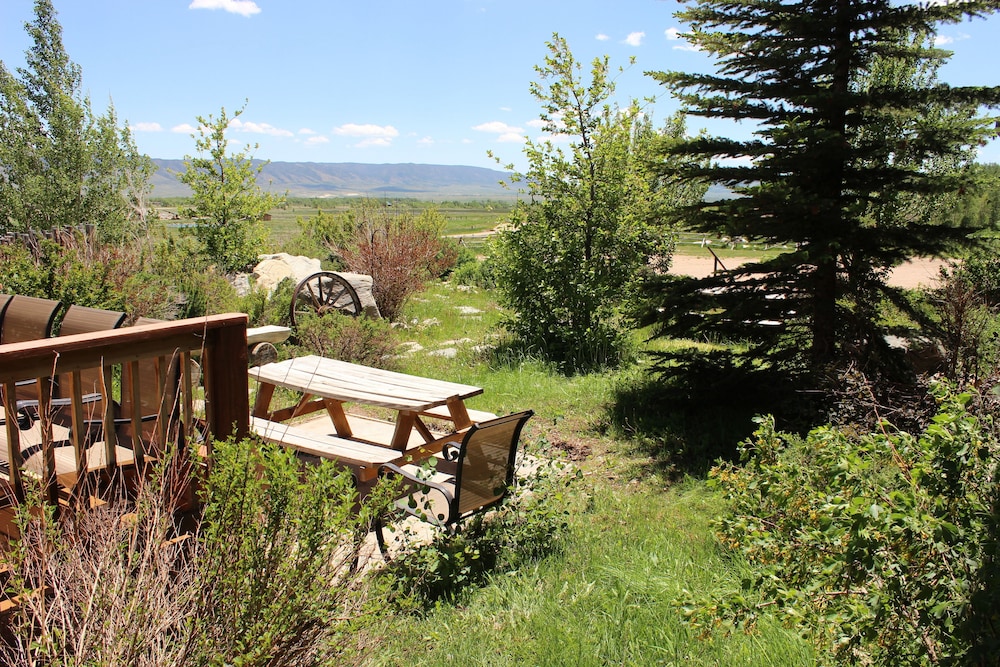 Old Corral Hotel & Steakhouse - photo 17