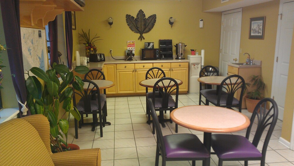 Peach Tree Inn - photo 10