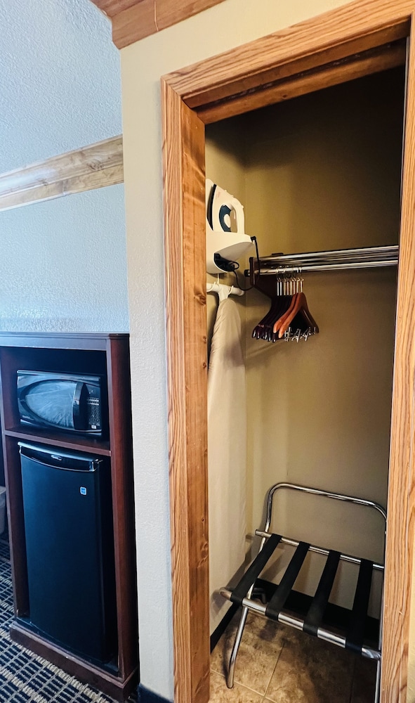 Cattle Country Lodge - photo 21