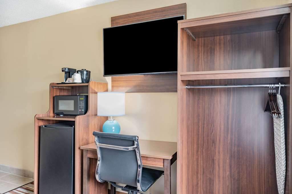 Super 8 by Wyndham Joliet - photo 27