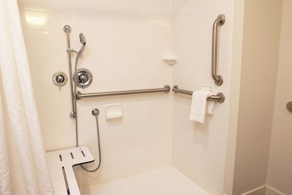 Hampton Inn & Suites Boone - photo 32