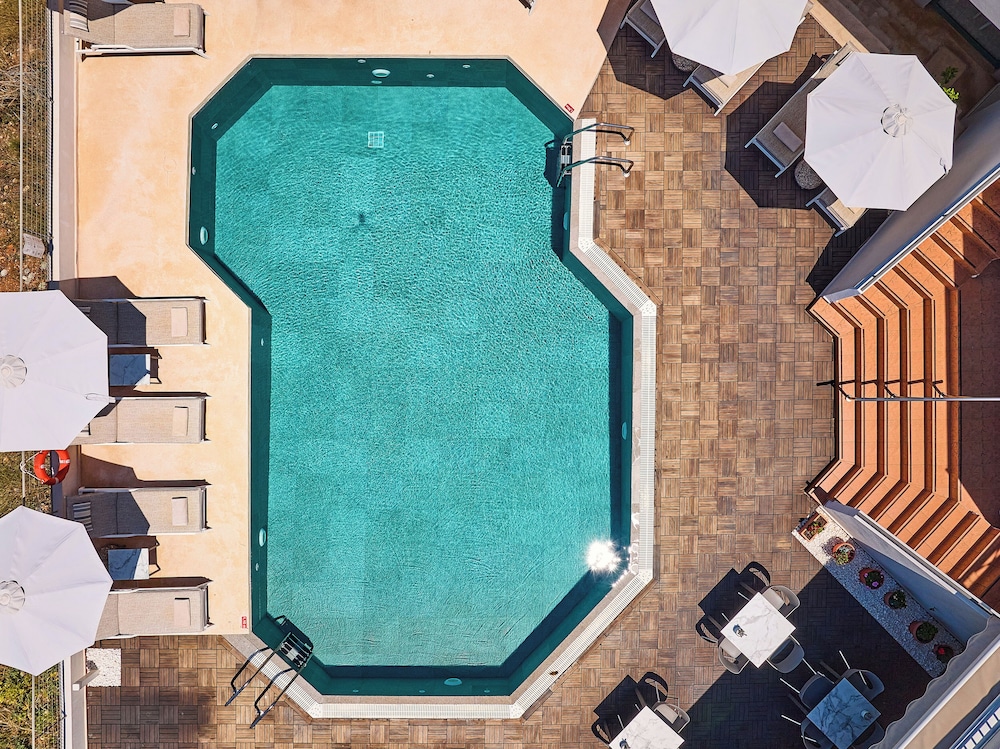 Bella Vista Apartments