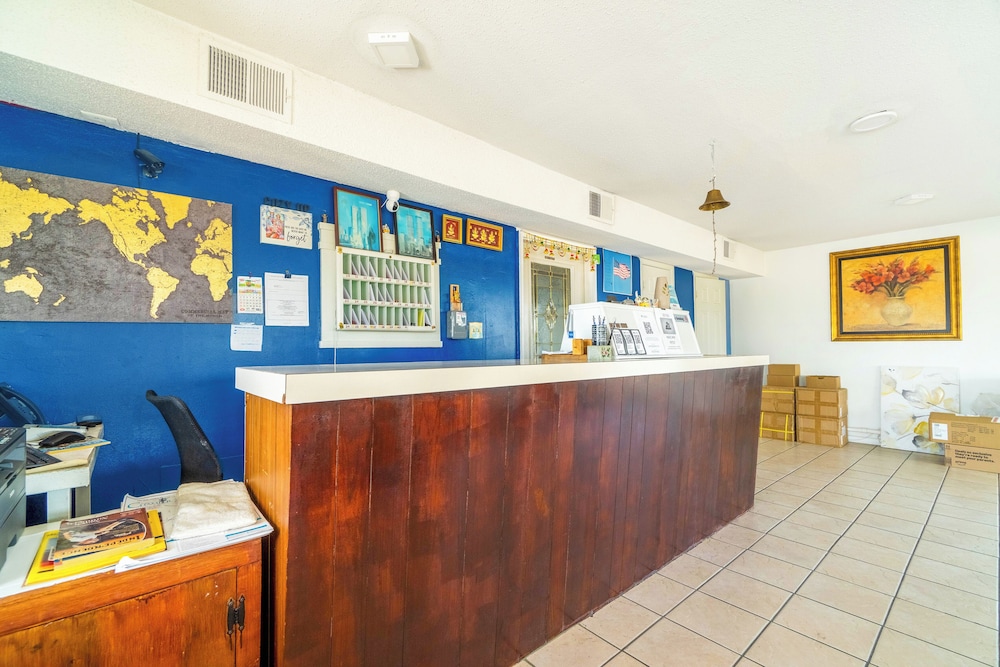 Lamplighter Inn By OYO Independence - photo 58
