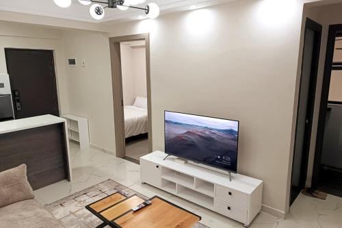 Luxury 2br apt Work & Relax