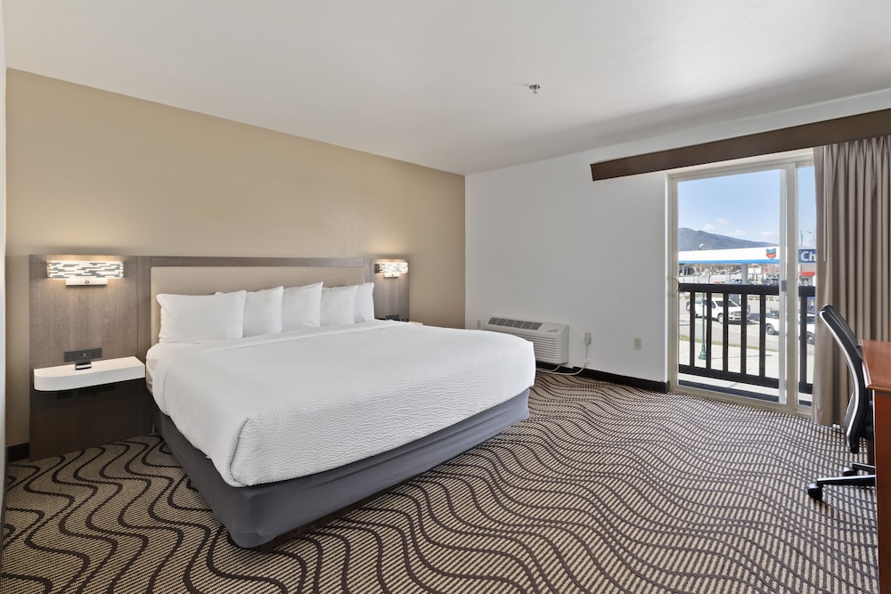 Cedar Street Hotel and Suites - photo 5