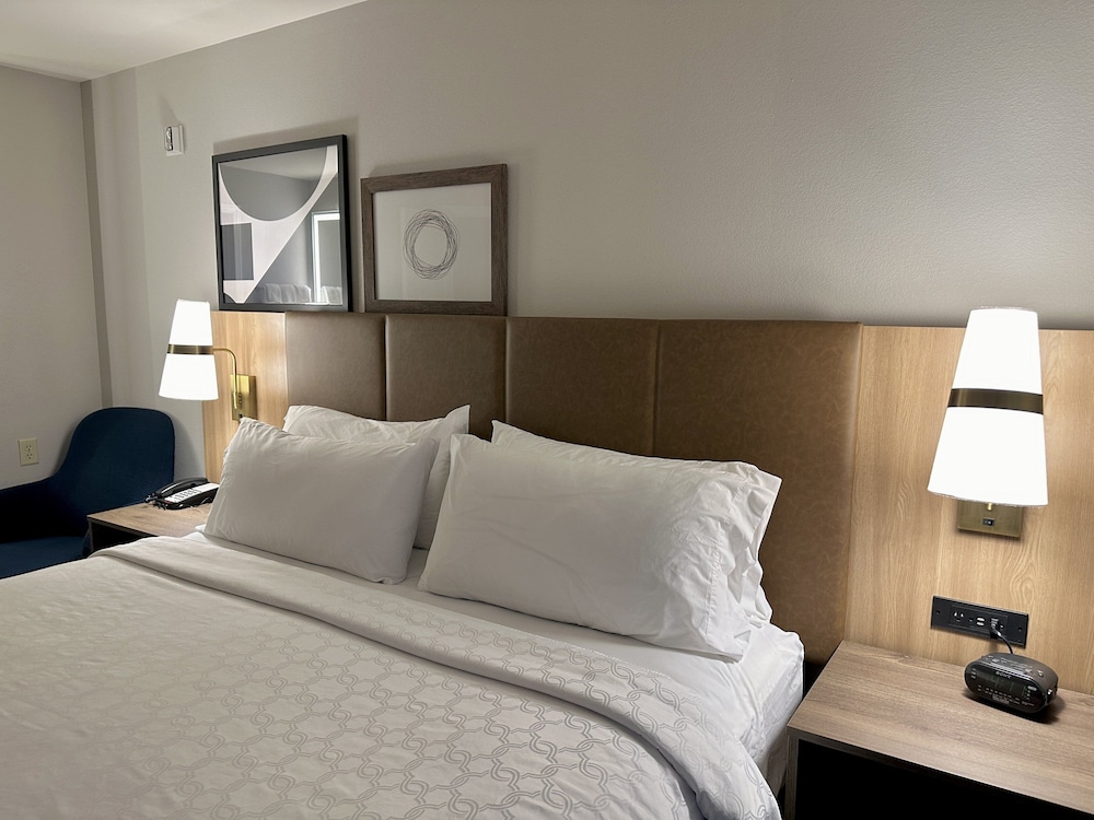 Staybridge Suites Milwaukee West Oconomowoc by IHG - photo 28