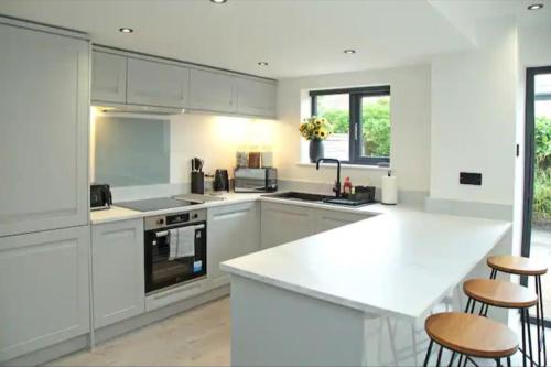 Modern Luxury 4 Bed House in Heart of Macclesfield — 4-Star Luxury Hotel in Macclesfield, United Kingdom