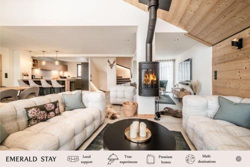 LE ROUGE Luxury chalet with sauna hot tub and cinema room — 4-Star Luxury Hotel in Morzine, France