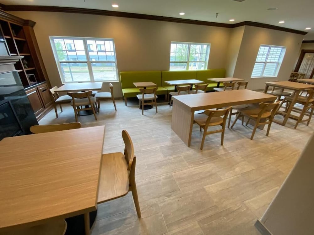 Country Inn & Suites by Radisson Champaign North IL - photo 19
