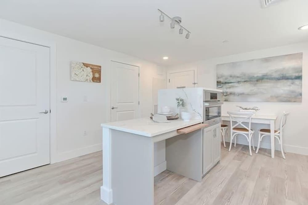 Harbourtown Suites - photo 34