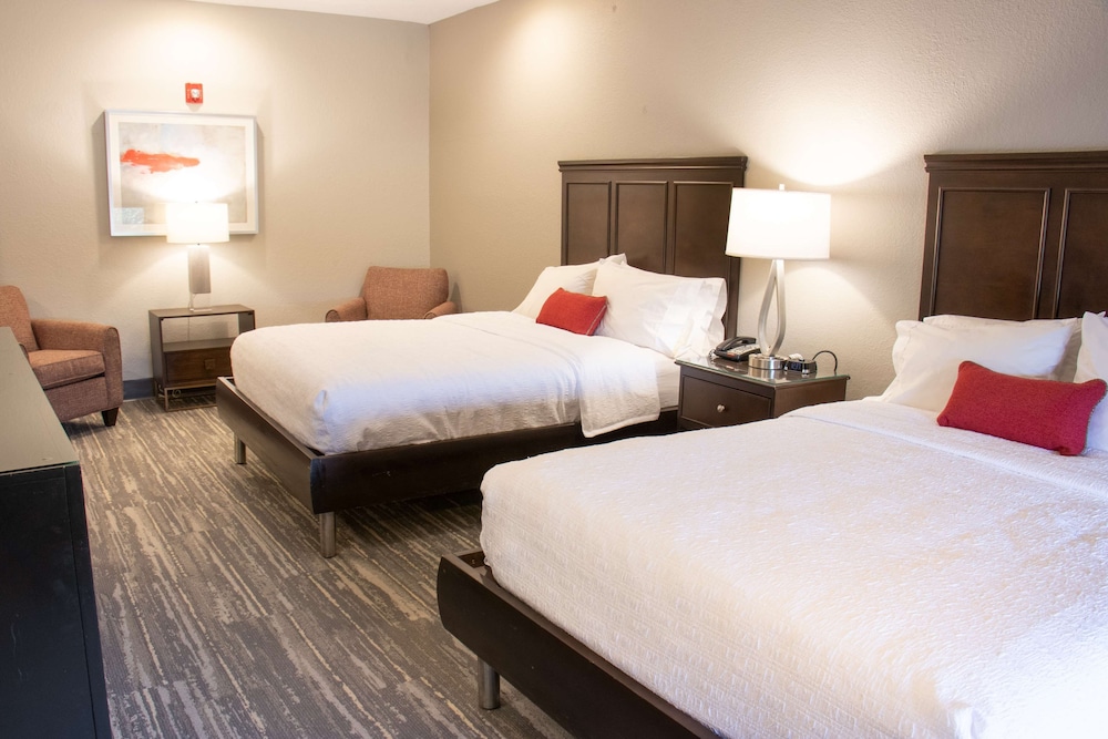 Hampton Inn Tuscaloosa University - photo 13