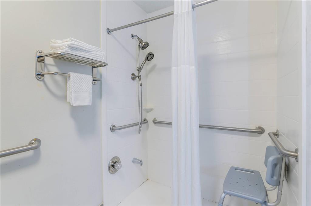 Suburban Studios Verona Staunton North - photo 10