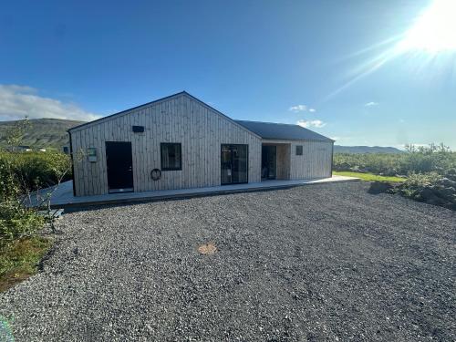 Modern and family friendly Chalet with Ouside Spa Birta Rentals