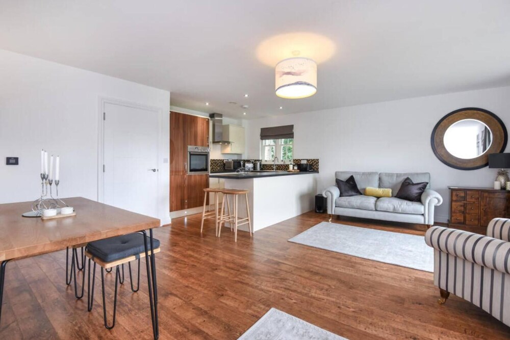 Spacious 2 bed Apartment in Oxford — 4-Star Luxury Hotel in Oxford, United Kingdom