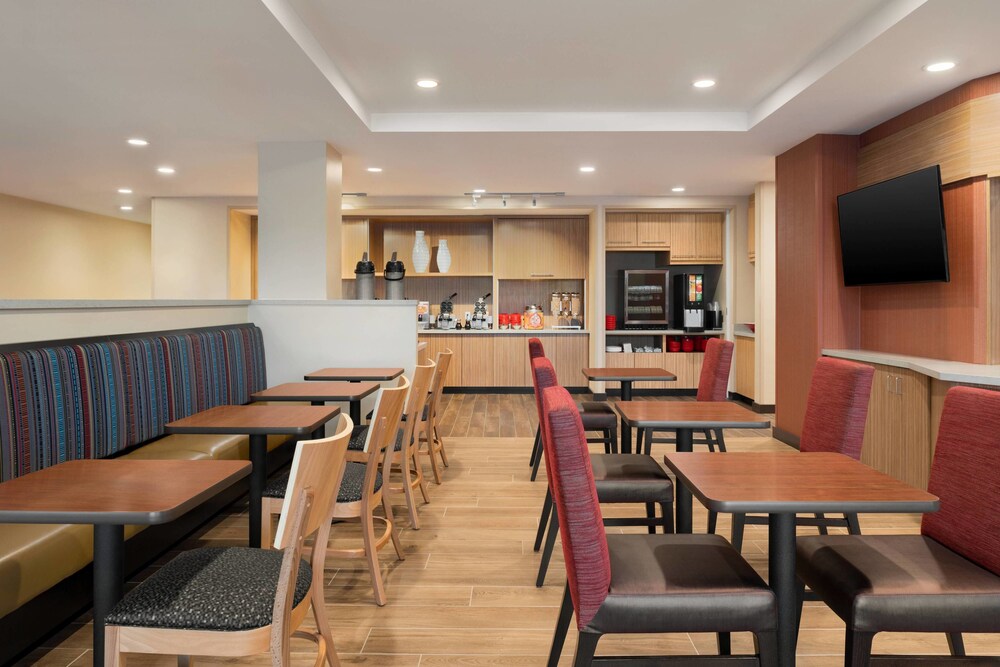 TownePlace Suites by Marriott Dubuque Downtown - photo 25