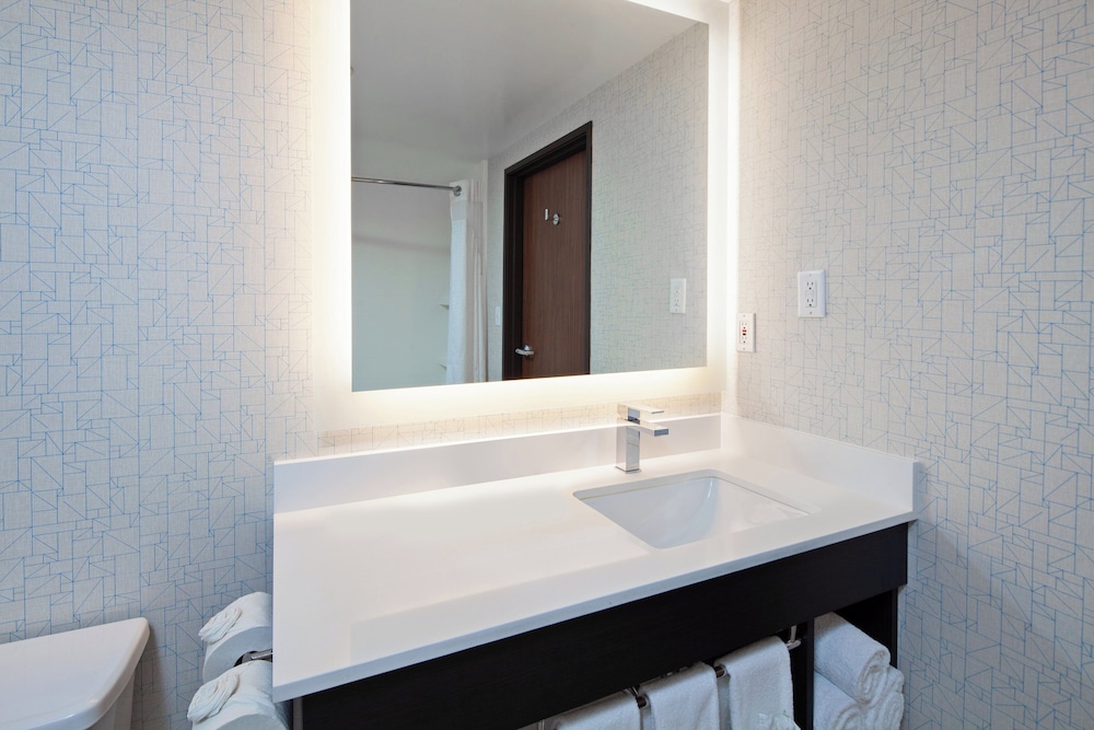 Holiday Inn Express Hotel & Suites Oakland Airport by IHG - photo 10