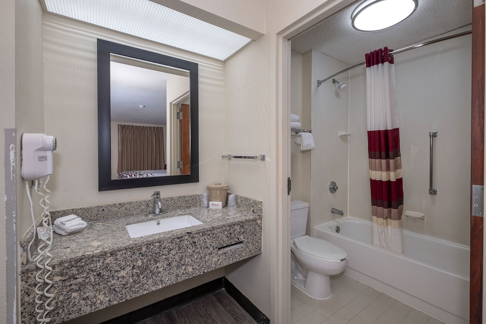 Red Roof Inn Prattville - photo 28