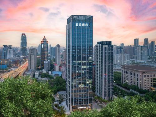 Atour Hotel Wuhan University of Technology Jiedaokou — 4-Star Luxury Hotel in Wuhan, People's Republic of China