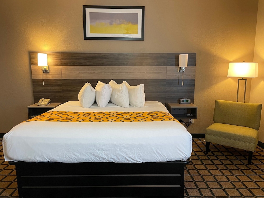 Baymont by Wyndham West Plains - photo 16