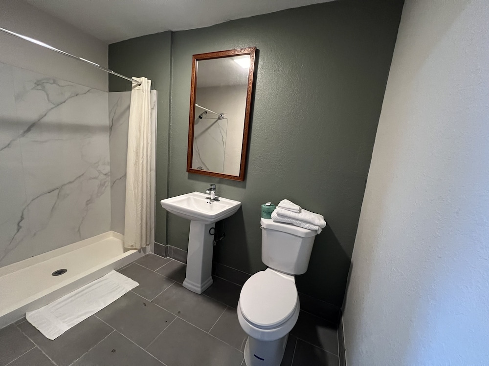 Comfort Stay Inn - photo 11