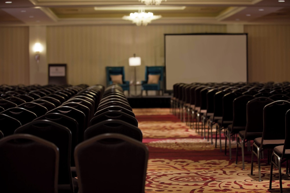 Renaissance Newark Airport Hotel - photo 33