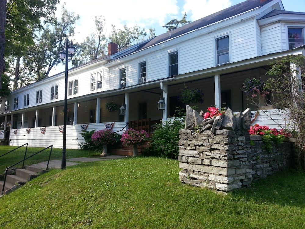The Baseball Hotel — hotel in Richfield Springs