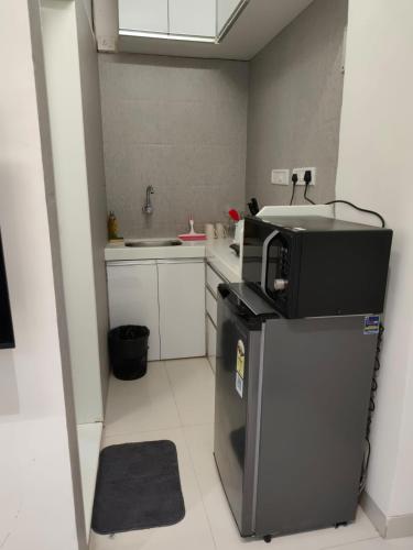 Lyon Cozy Studio with Secure CCTV Access