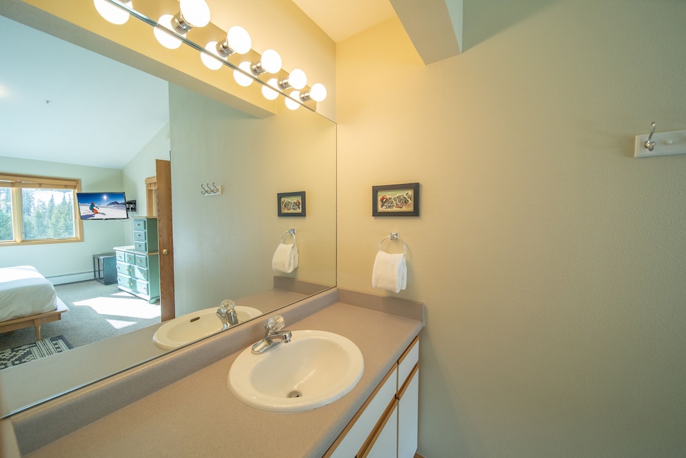 Cinnamon Ridge Hotel - photo 23
