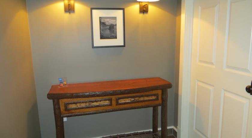 Fitzhugh House — Jasper Park Lodge — photo 2
