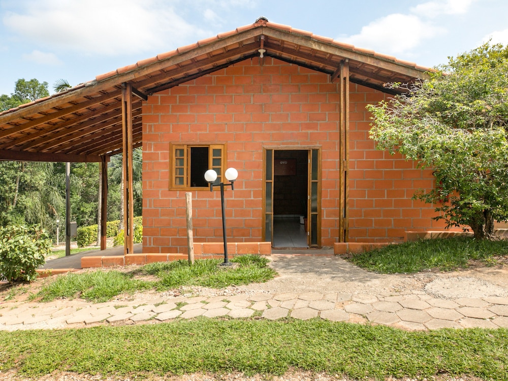 OYO Pousada Canto dos Pássaros — hotel in Mairipora