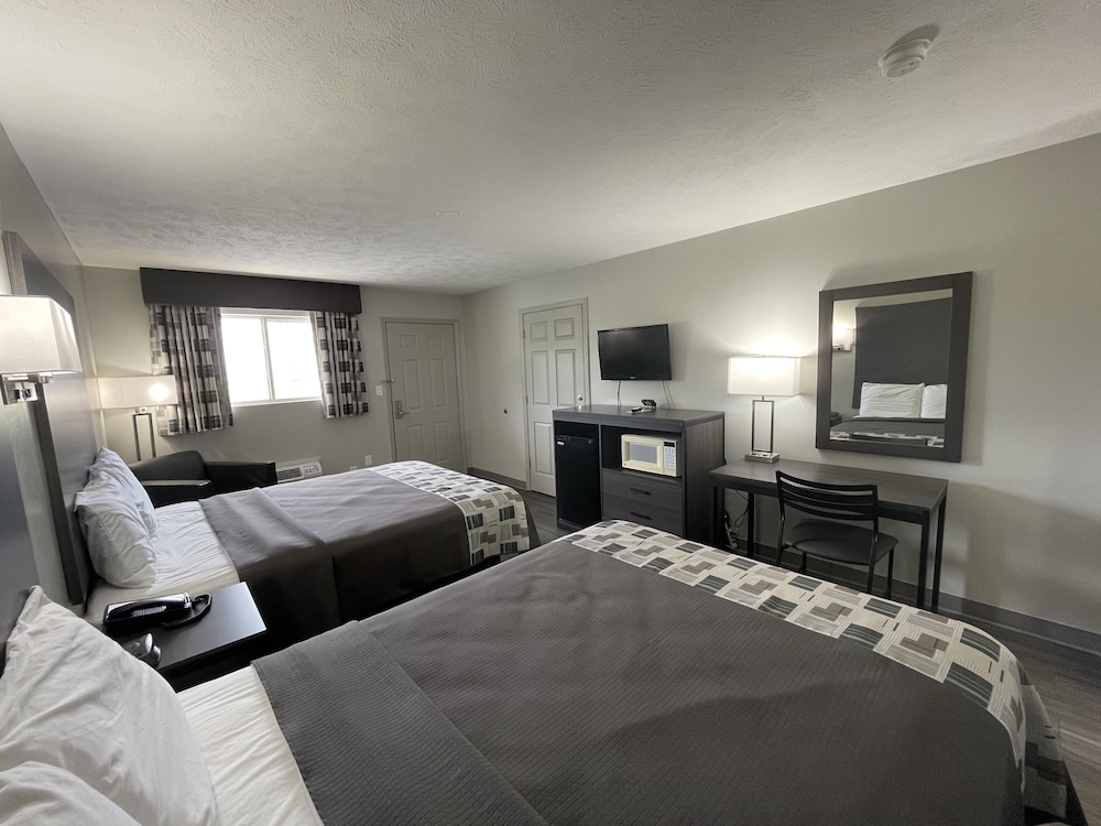 Embassy Inn - photo 13