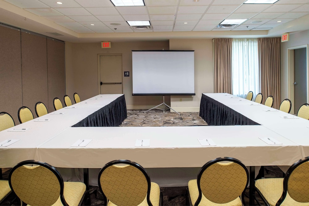 Hilton Garden Inn Chesterfield - photo 41