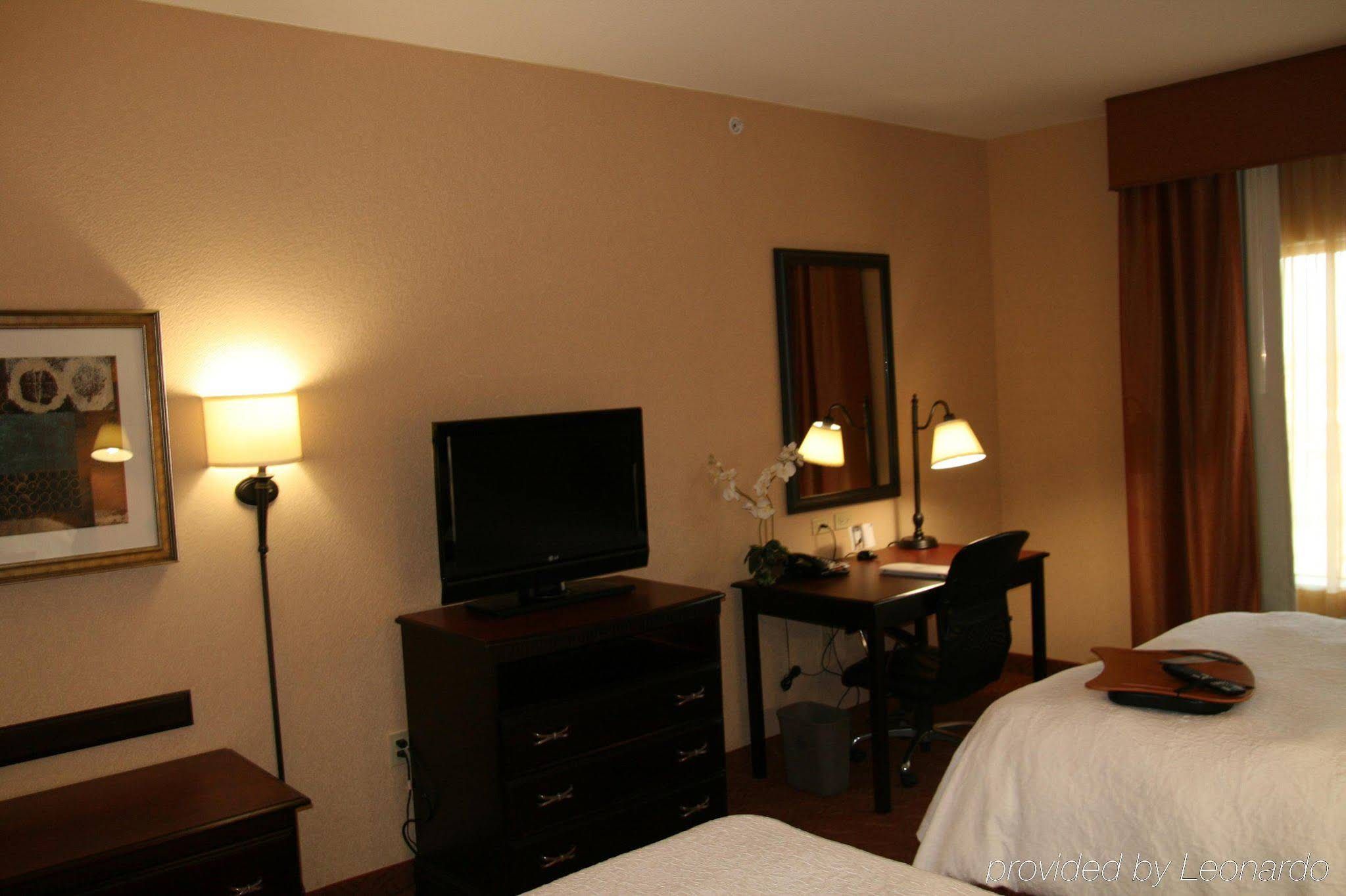Durant Inn & Suites - photo 13