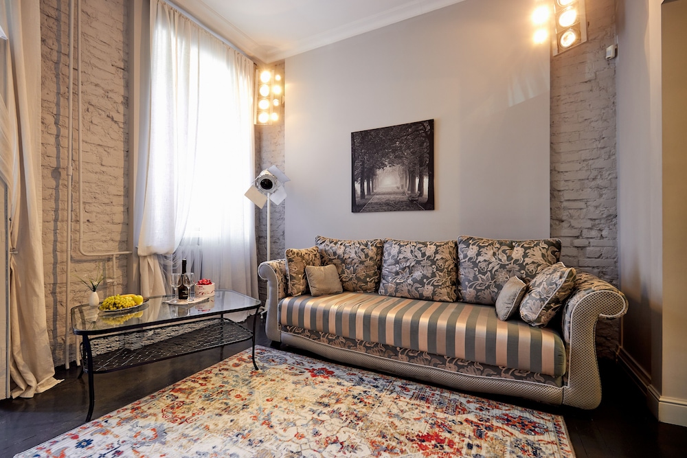 PaulMarie Apartment near Nezavisimosti — 4-Star Luxury Hotel in Minsk, Belarus