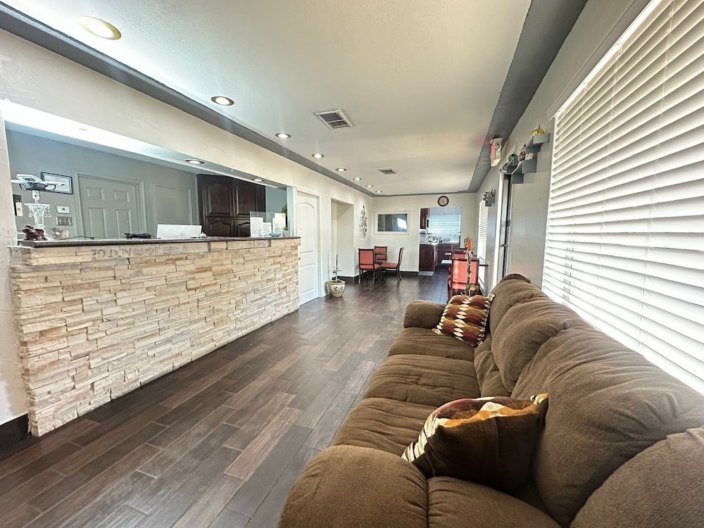 Rodeway Inn Gainesville I 35 - photo 21