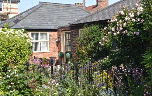 Cockle Cottage Crabpot Cottages — 4-Star Luxury Hotel in Cromer, United Kingdom