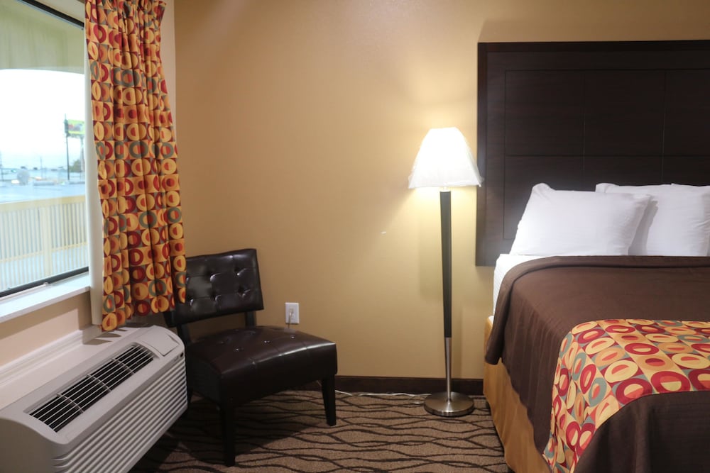 Express Inn & Suites Bush Airport - photo 7