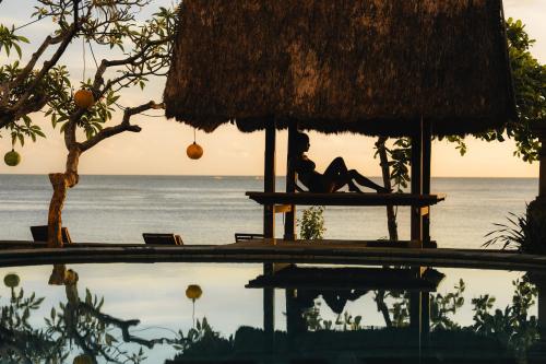 Sunshine Bungalows — Abang
