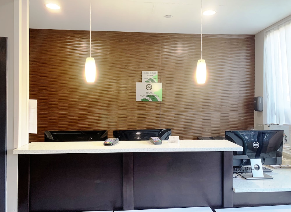 Wingate by Wyndham JFK Airport Far Rockaway — hotel in Far Rockaway
