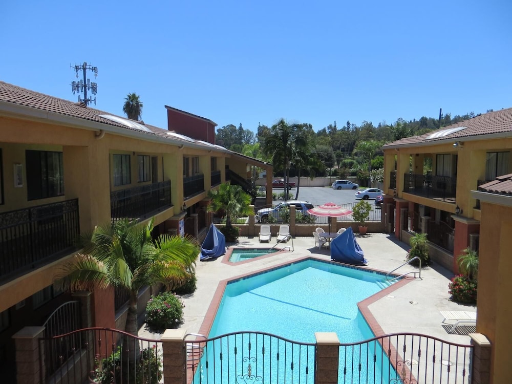 Azusa Inn Motel - photo 30
