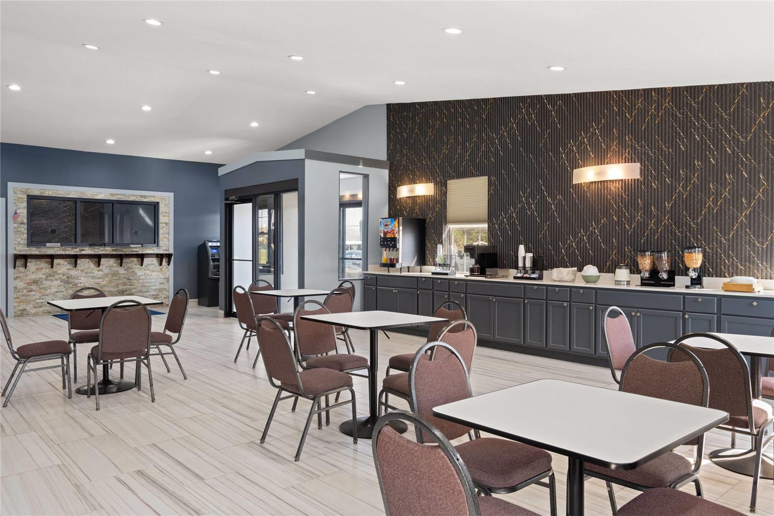 Super 8 by Wyndham Fort Wayne - photo 28