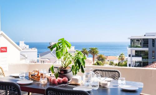 Bantry Alanda Modern Apt in Bantry Bay with views