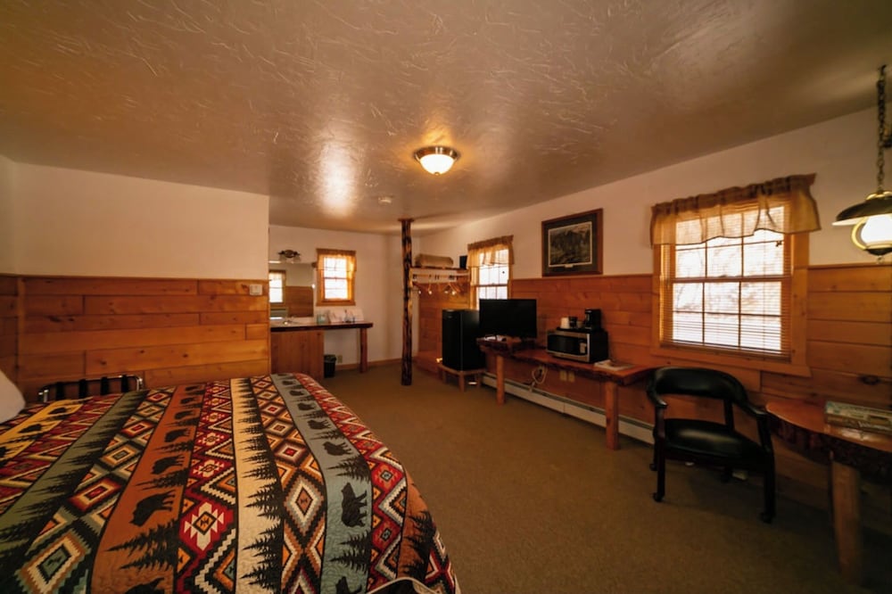 Chinook Winds Motel - photo 116