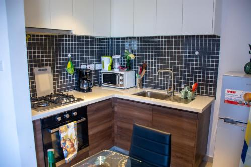 ASTORIA 1BDR with a gym&pool with views