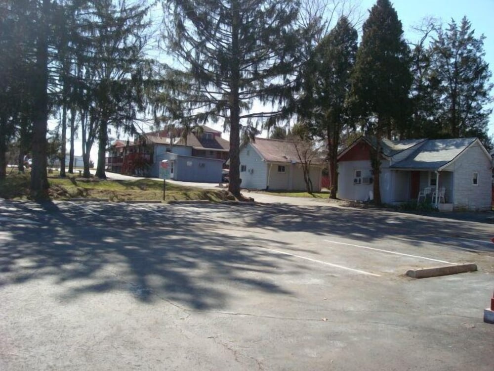 Red Mill Inn Motel — hotel in Avenel