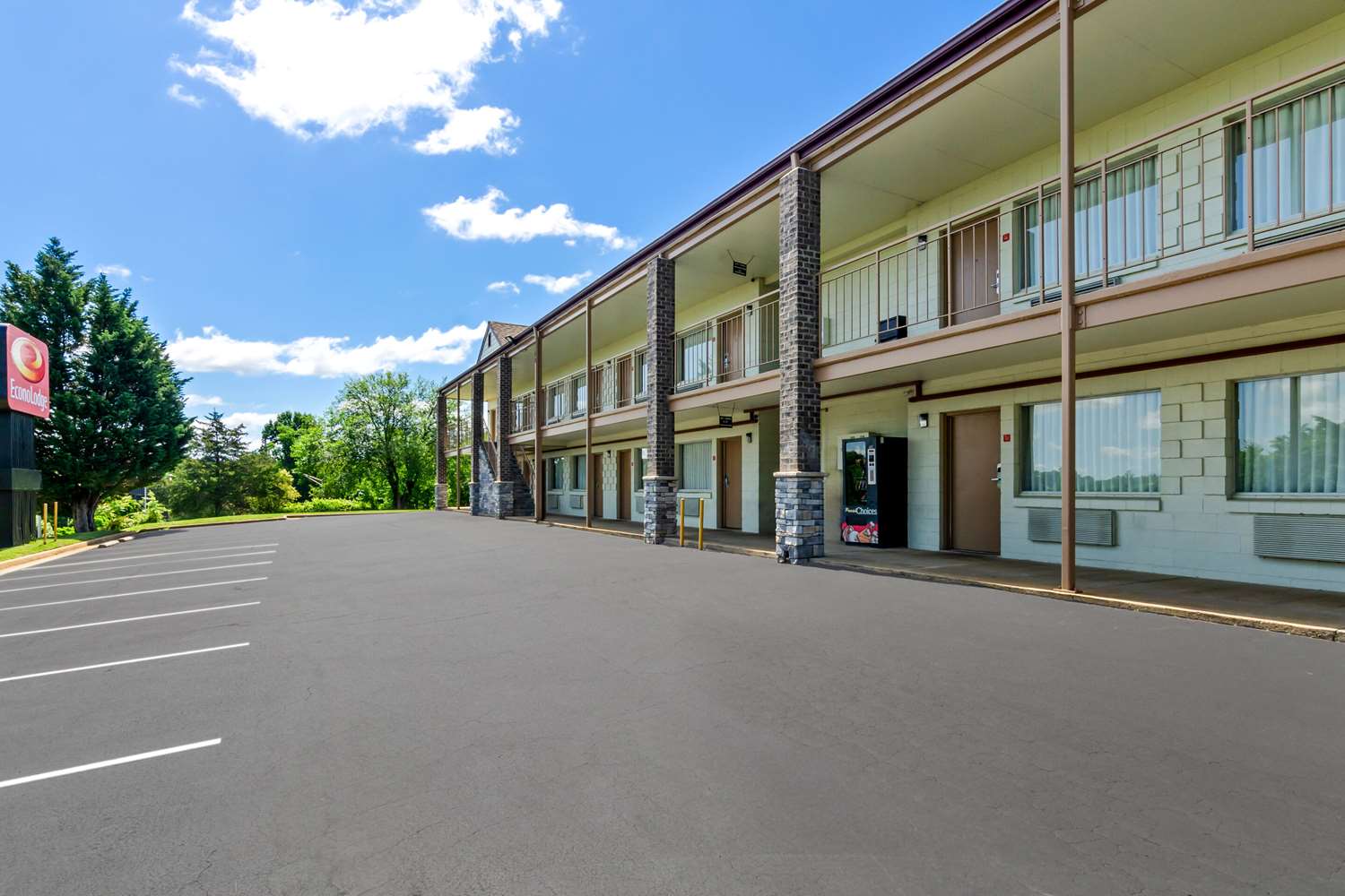 Econo Lodge Lynchburg VA - photo 20