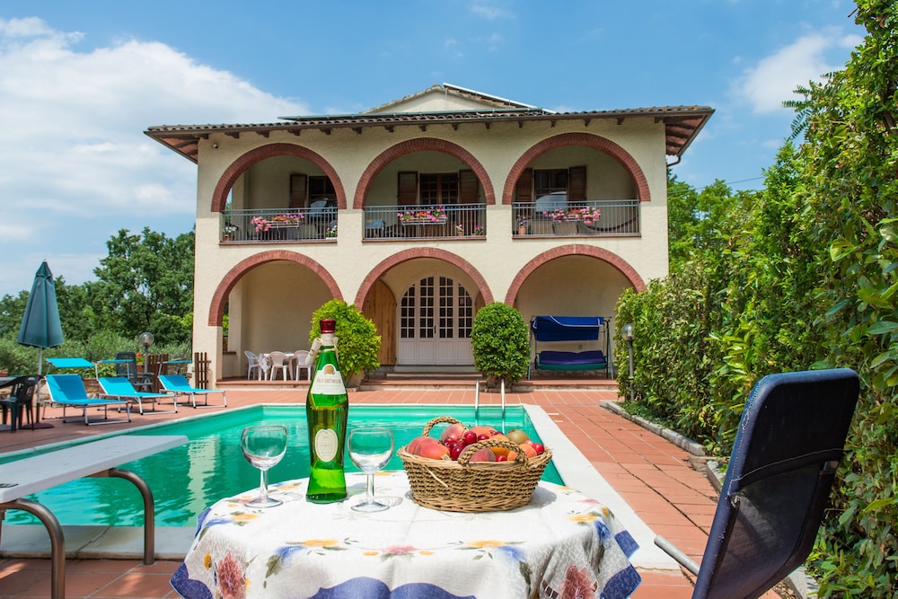Il Querceto B&B e Appartamenti Vacanze — 4-Star Luxury Hotel in Perugia, Italy
